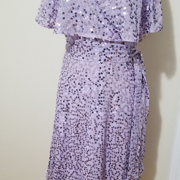 Sequin Cape midi Dress - Picture 6 of 10